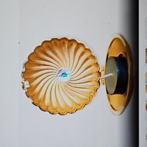 Partylite portable Clamshell Candle holder compact in gold